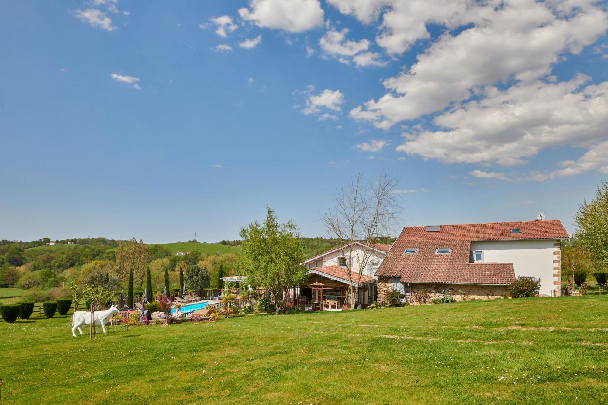 Bed and Breakfast Ferme Elhorga Saint-Pée-sur-Nivelle Exterior foto