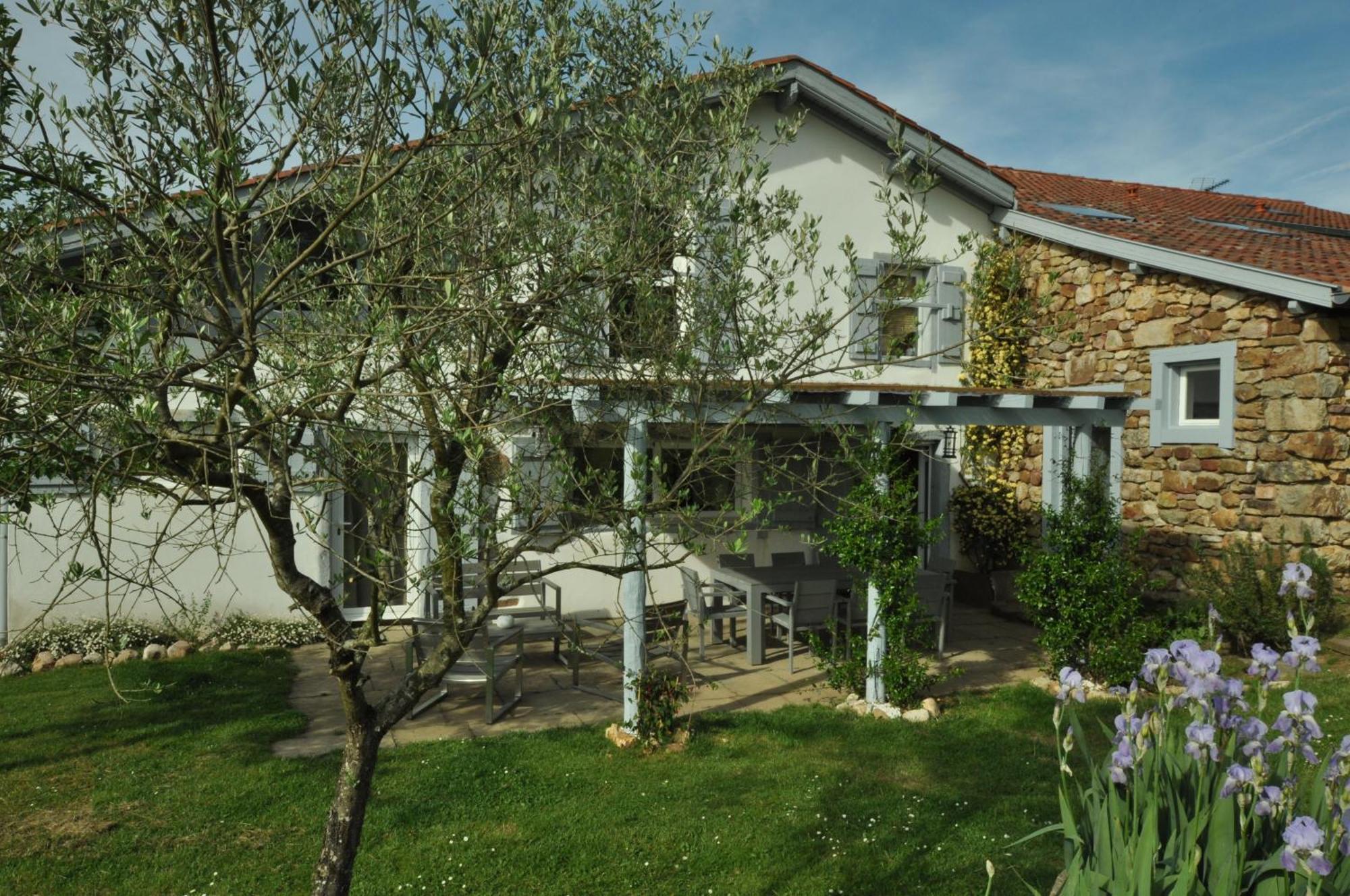 Bed and Breakfast Ferme Elhorga Saint-Pée-sur-Nivelle Exterior foto